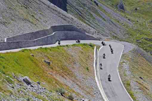 voyage moto organise en groupe