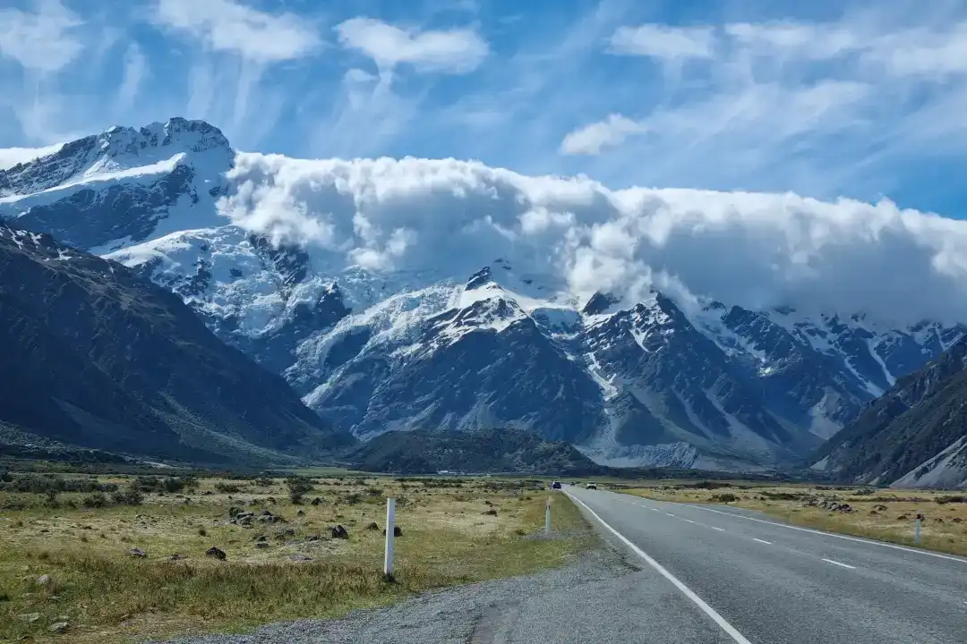 Aoraki, le Mont Cook, qui perce les nuages