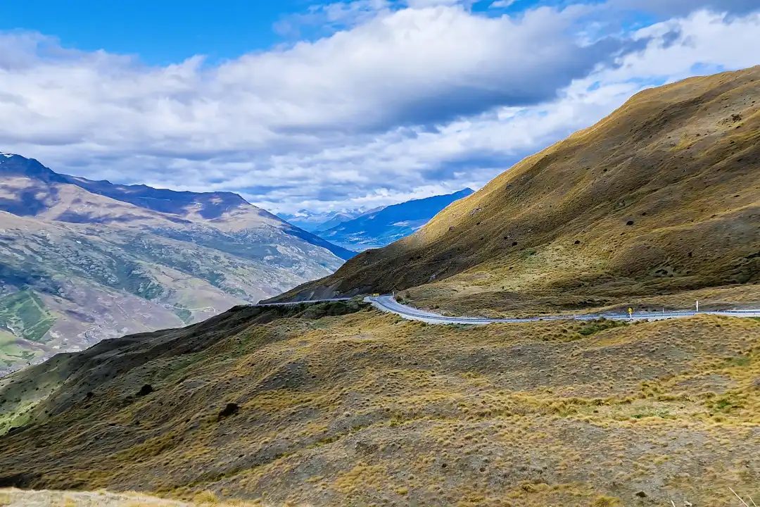 L'arrivée à Queenstown - NZ - par la route de Crown Range