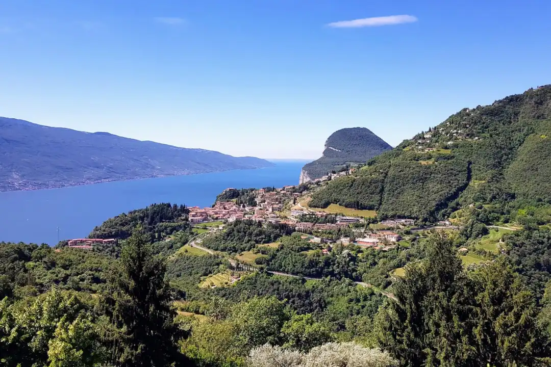 Vue sur le lac de Garde